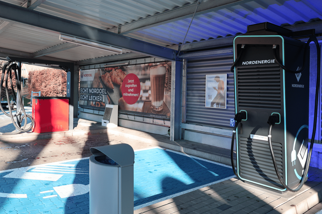 400 kWh Schnellladesäulen / Hypercharger