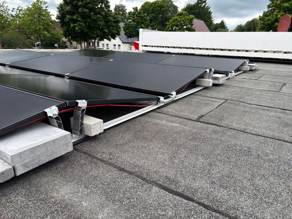 Photovoltaikanlage auf dem NORDOEL Tankstellendach